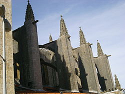 Contrafuertes en la iglesia de San Pedro de Ostend, B&eacute;lgica